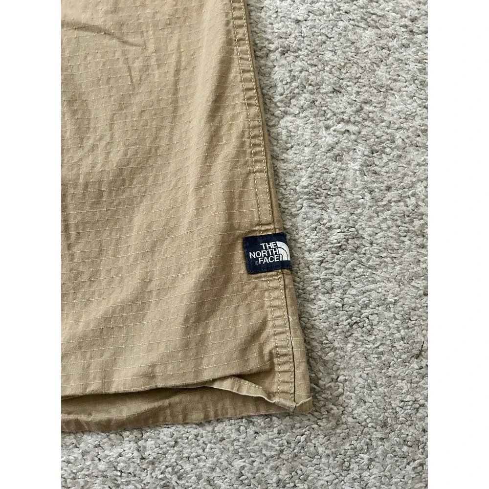 The North Face Mens L Short Sleeve Short Sleeve Button Up  Shirt‎